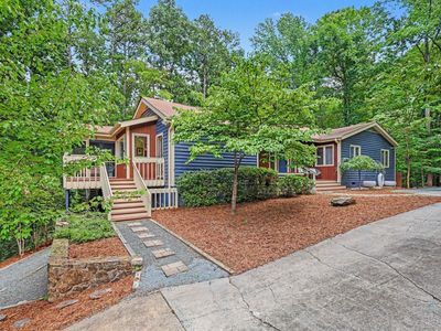 625 Kensington Dr