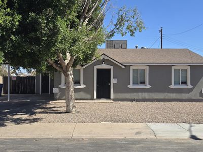 6917 W HIGHLAND Avenue