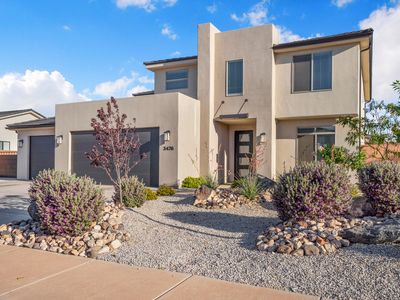 3476 E Red Pine Way