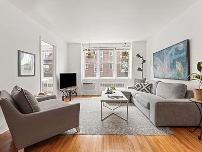 400 E 17th St APT 512