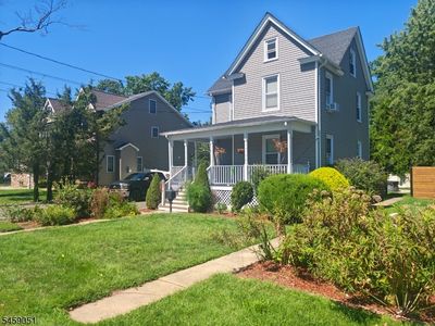 616 Center St