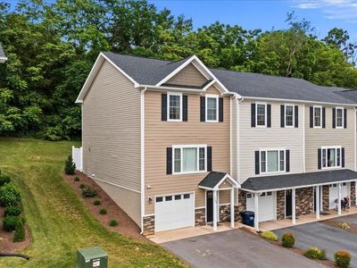 1104 Bluemoon Dr