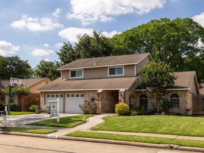 Property at 11918 Dorrance Ln, Meadows Place, TX