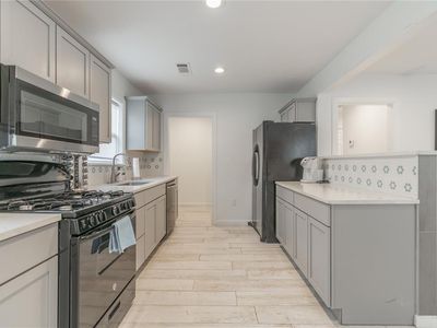 701 NE 24th St