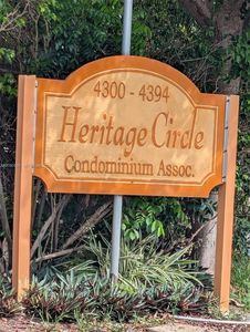 4354 NW 9th Ave APT 13-2C
