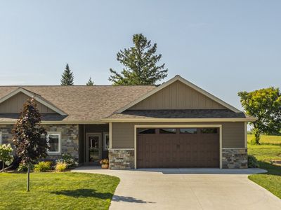 841 Lake Forest Cir