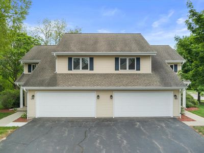 1057 Fleetfoot DRIVE