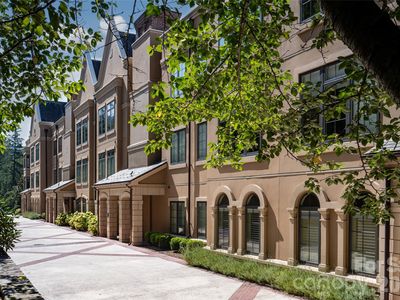 288 Macon Ave #201