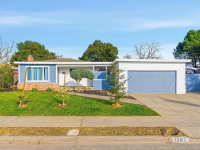 1382 Donna St