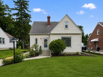 325 Oak Knolls Ave