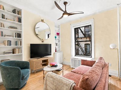 82 Charles St APT 4R