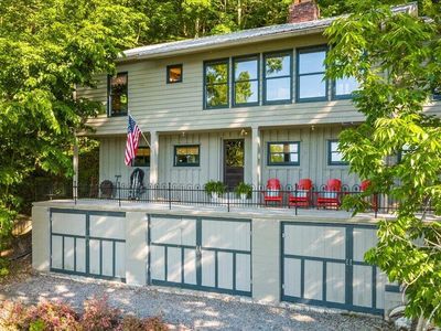 244 Lakeshore Dr