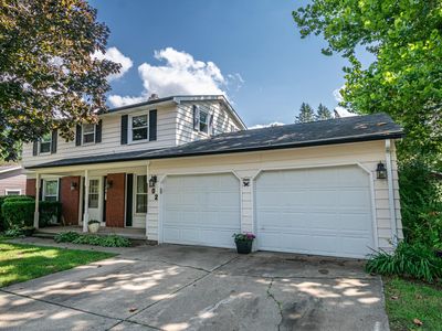 102 Lincolnwood Dr