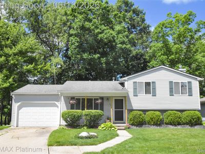 317 Woodlake Dr