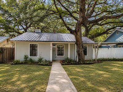 2210 Knights Wood