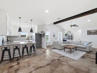405 Advance Rd