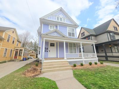 226 College Ave NE