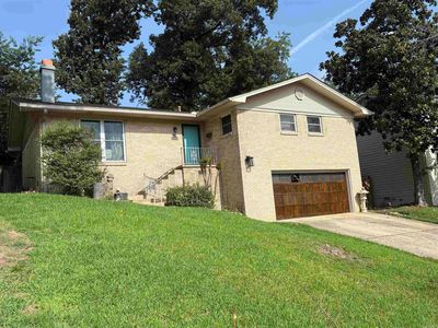 121 White Oak Ln