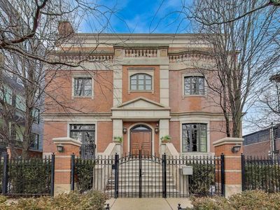 1718 W Wrightwood Ave