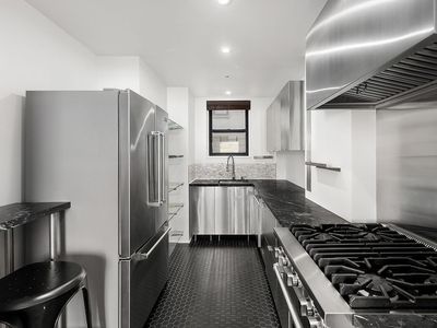 135 W 58th St APT 4C