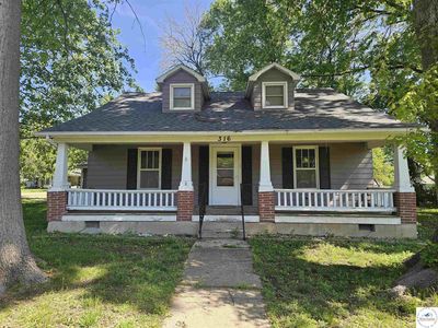316 W 2nd St