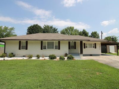 1809 Woodland Dr
