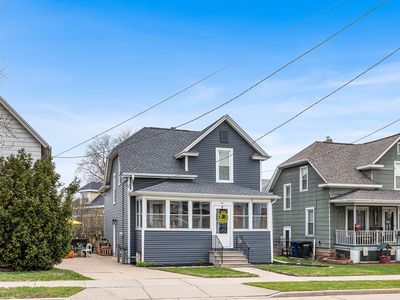 14 East New York Avenue