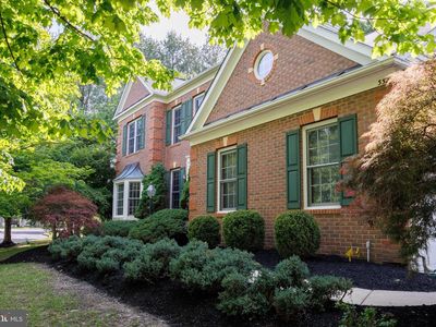 3327 Governor Howard Dr