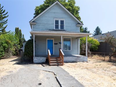 6007 S Montgomery Street