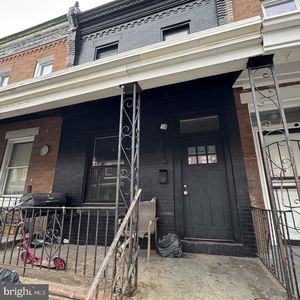 2149 W Grange Ave