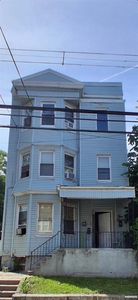 313-315 S 11th St