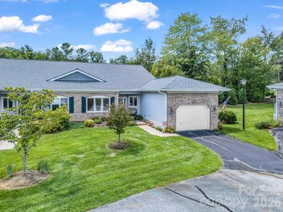 20 Country Meadows Ln