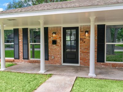 214 Whispering Oaks Dr