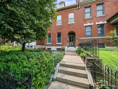 2012 Victor St