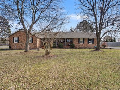 1404 Country Club Dr