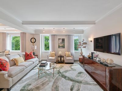 160 Central Park S #407