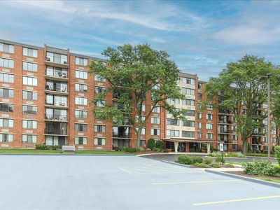 2000 Saint Regis Dr APT 6J