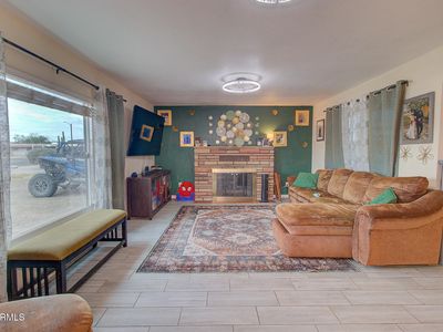 1128 N WALNUT Drive