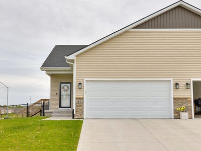 Property at 2812 Yordi Dr, Norwalk, IA