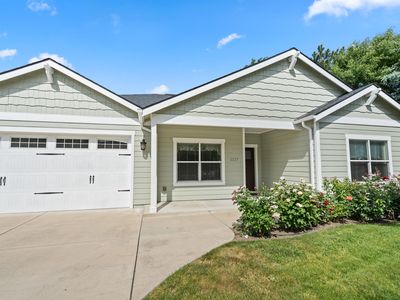 1227 Lithia Way