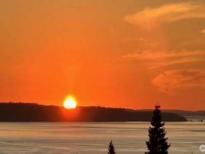 1133 Emerald Hills Dr.