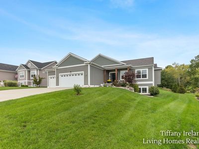 6310 Bentley Dr NE