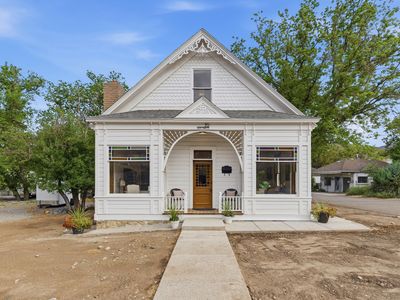70 W Main St