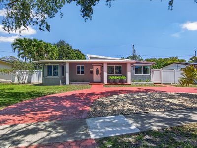 211 S 57th Way