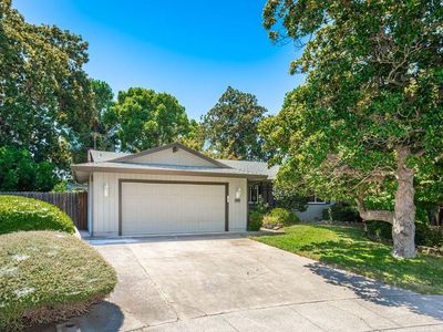 2217 El Cejo Cir