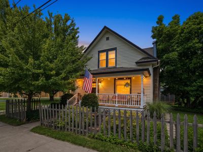 24 Ash St W