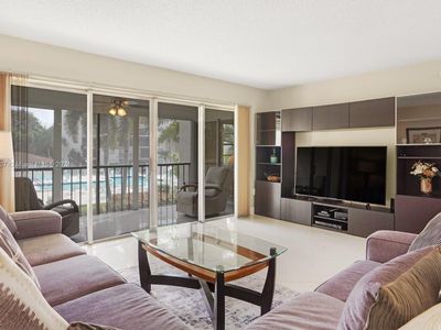 3930 Inverrary Blvd APT 201-D