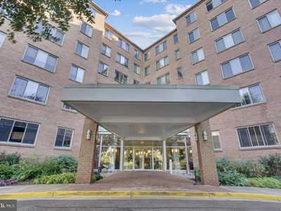 3000 Spout Run Pkwy APT C605