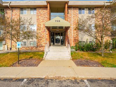 748 W Kilgore Rd APT 303