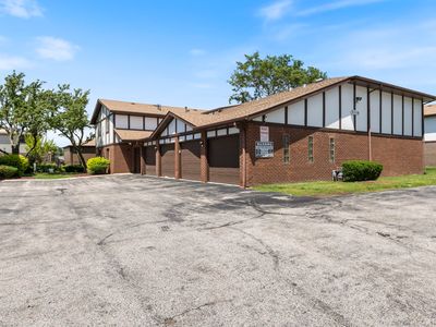 5116 W 122nd St APT 2A
